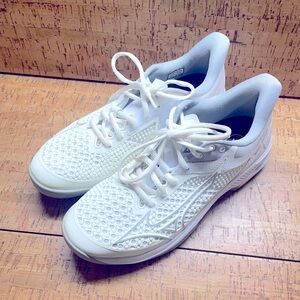 Mizuno Wave Exceed Light AC Tennis Shoes WORN ONCE  White/Grey Size 8